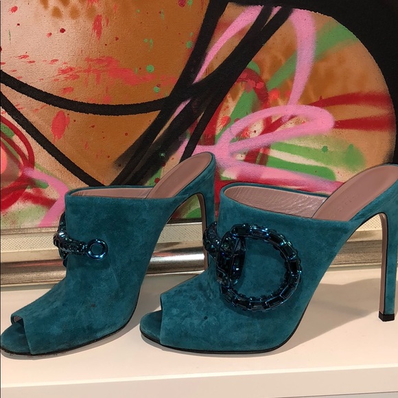 Gucci Shoes - Gucci mules!
